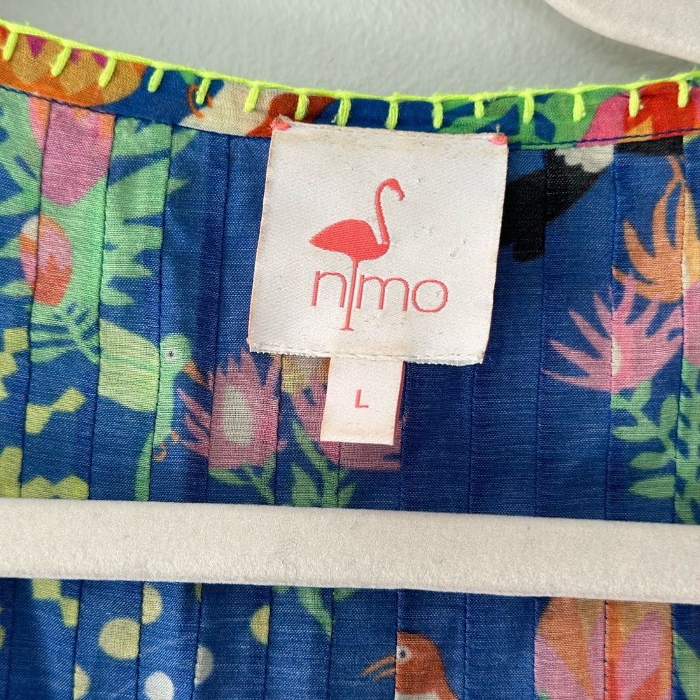 Nimo with love woman’s Blue Floral Blouse with V-Neck - Picture 4 of 5